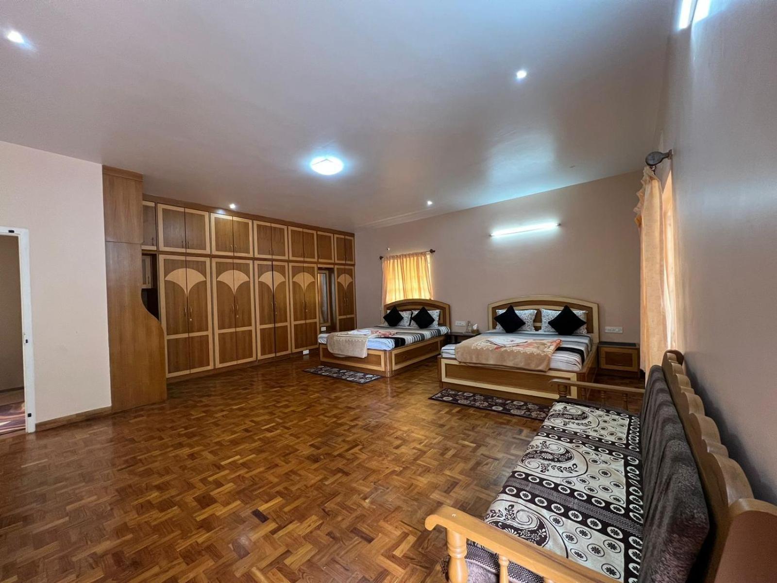 Chill Inn - Families Only Утакаманд Экстерьер фото