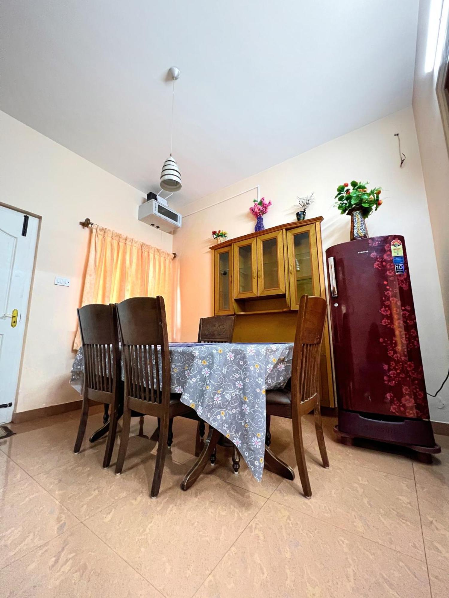 Chill Inn - Families Only Утакаманд Экстерьер фото